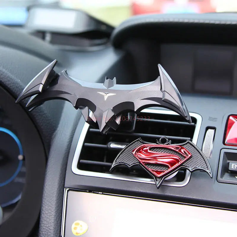 New Arrival Batman Gravity Buckle Type Car Phone Holders Air Outlet Navigation Support Frame Suitable for All 4-6.5 Inch Devices
