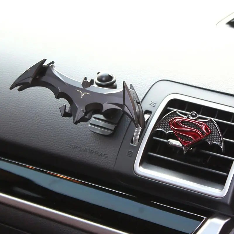 New Arrival Batman Gravity Buckle Type Car Phone Holders Air Outlet Navigation Support Frame Suitable for All 4-6.5 Inch Devices